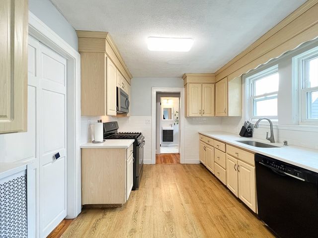 31 Grassmere Rd -, Brookline, MA 02467