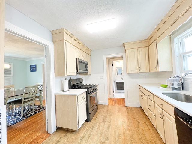 31 Grassmere Rd -, Brookline, MA 02467