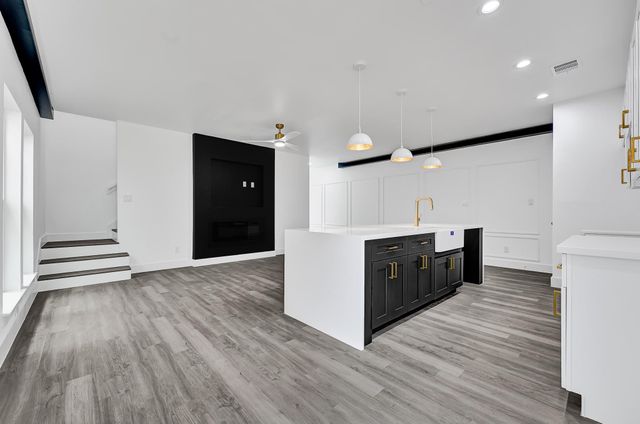 2325 Hampton Street, Houston, TX 77088