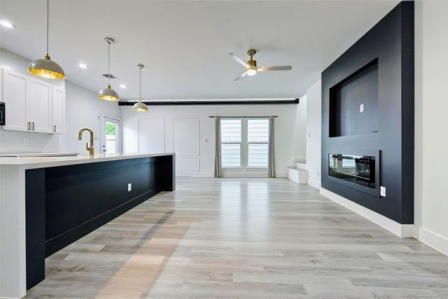 2325 Hampton Street, Houston, TX 77088