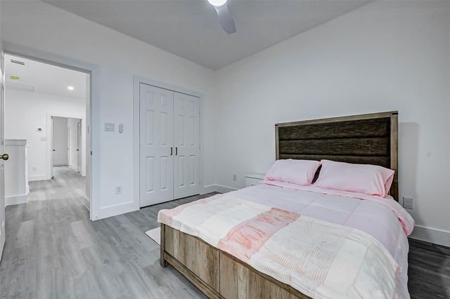 2325 Hampton Street, Houston, TX 77088