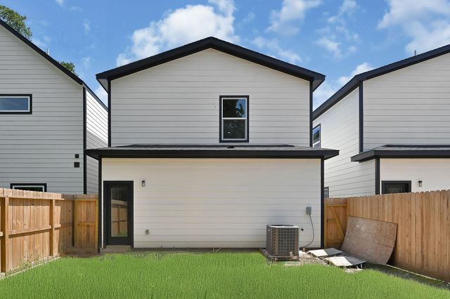 2325 Hampton Street, Houston, TX 77088