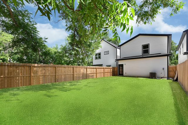 2325 Hampton Street, Houston, TX 77088