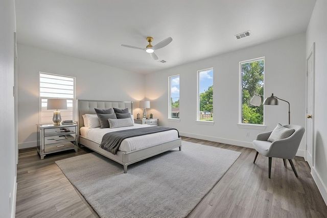 2325 Hampton Street, Houston, TX 77088