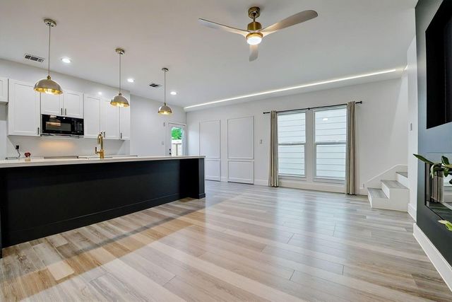 2325 Hampton Street, Houston, TX 77088