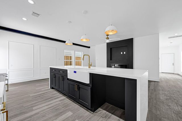 2325 Hampton Street, Houston, TX 77088