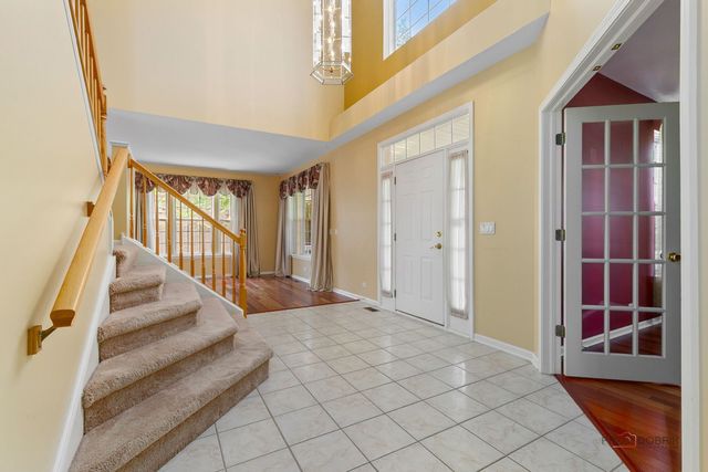 1713 Nathan Lane, Libertyville, IL 60048