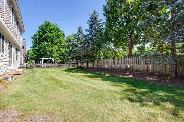 1713 Nathan Lane, Libertyville, IL 60048