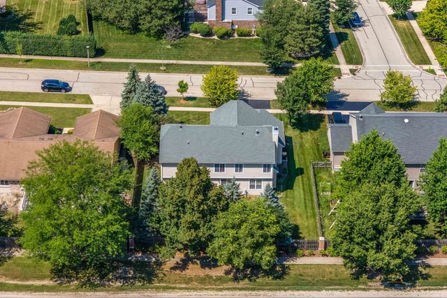1713 Nathan Lane, Libertyville, IL 60048