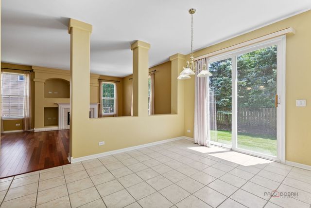 1713 Nathan Lane, Libertyville, IL 60048