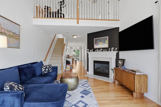 90 Carrington Ln 90, Uxbridge, MA 01569