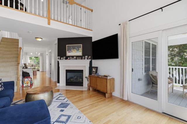 90 Carrington Ln 90, Uxbridge, MA 01569