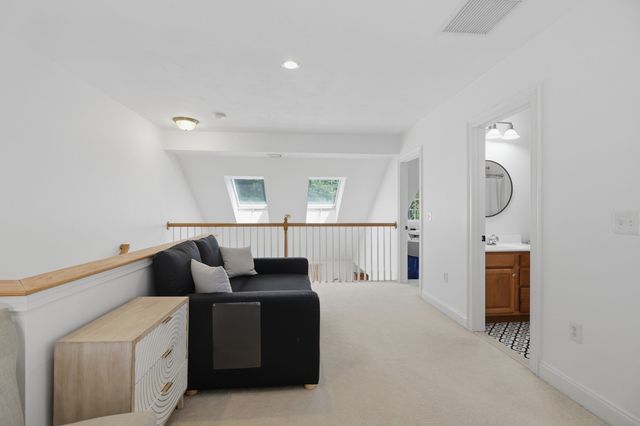 90 Carrington Ln 90, Uxbridge, MA 01569
