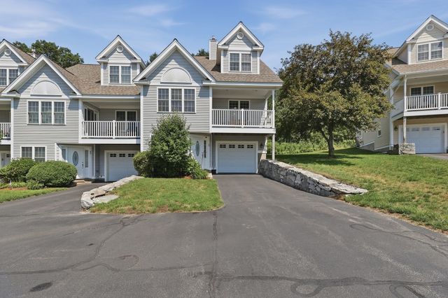90 Carrington Ln 90, Uxbridge, MA 01569