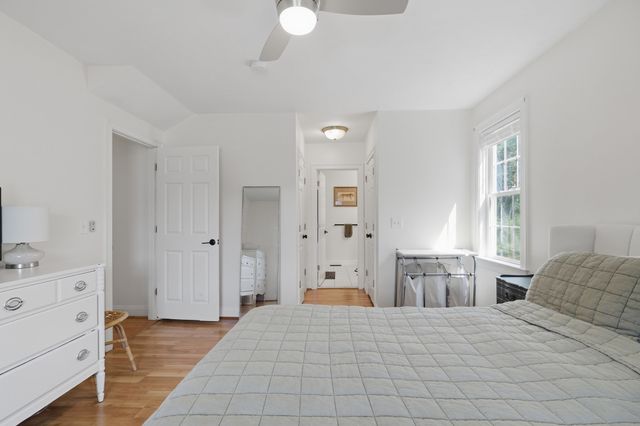 90 Carrington Ln 90, Uxbridge, MA 01569