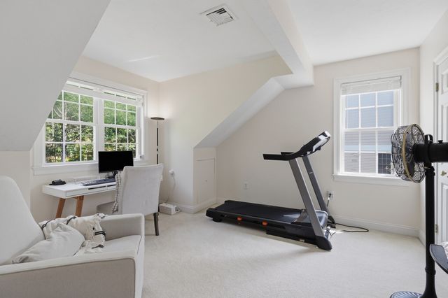 90 Carrington Ln 90, Uxbridge, MA 01569