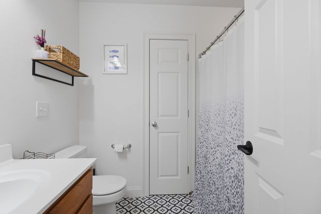 90 Carrington Ln 90, Uxbridge, MA 01569