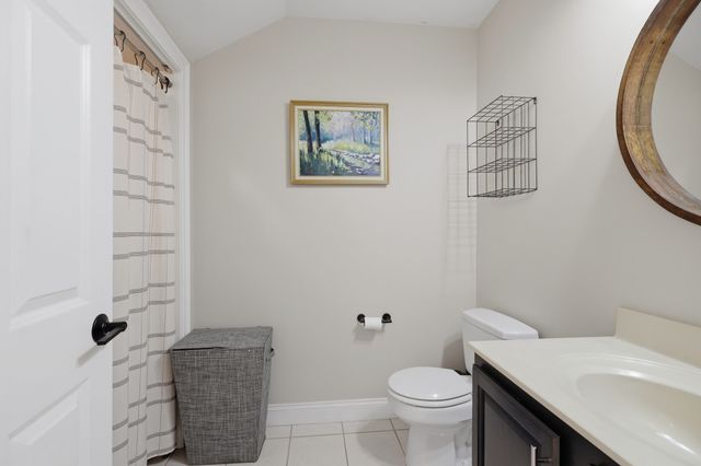90 Carrington Ln 90, Uxbridge, MA 01569