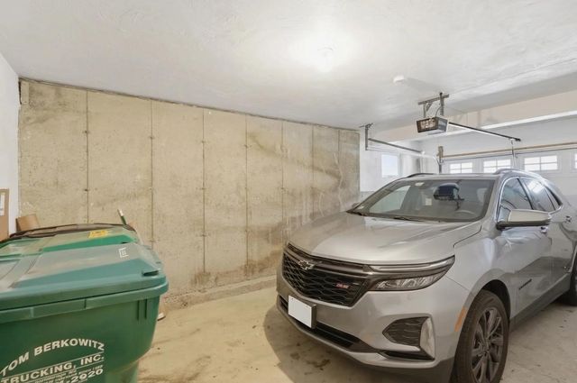 90 Carrington Ln 90, Uxbridge, MA 01569