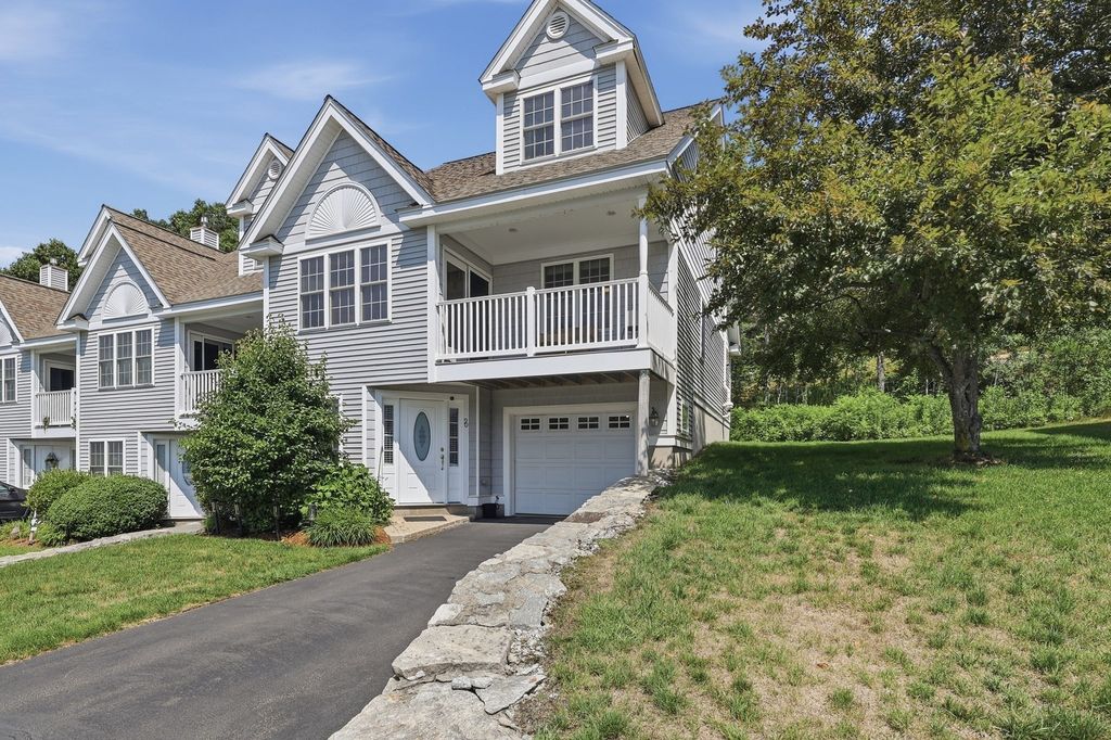 90 Carrington Ln 90, Uxbridge, MA 01569