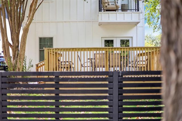 1111 W Annie ST, Austin, TX 78704