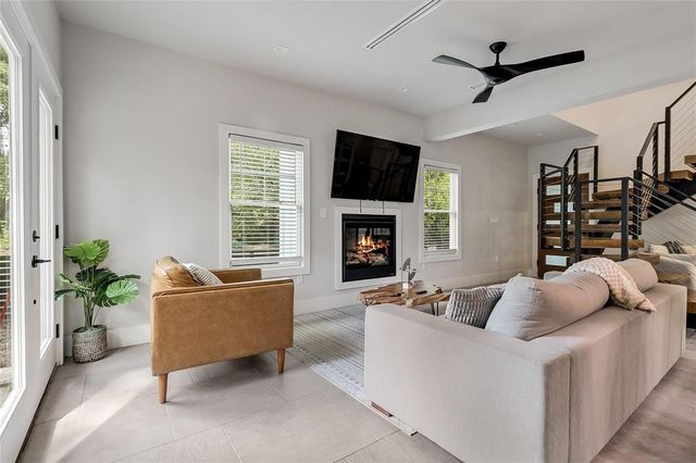 1111 W Annie ST, Austin, TX 78704