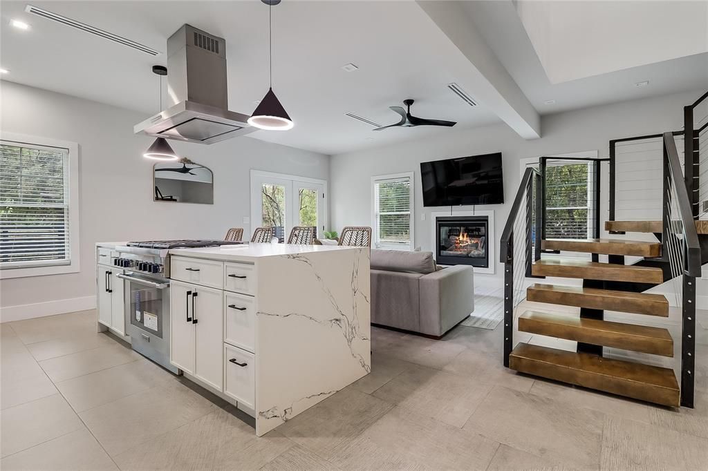 1111 W Annie ST, Austin, TX 78704