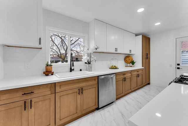 3931 60th St, Sacramento, CA 95820