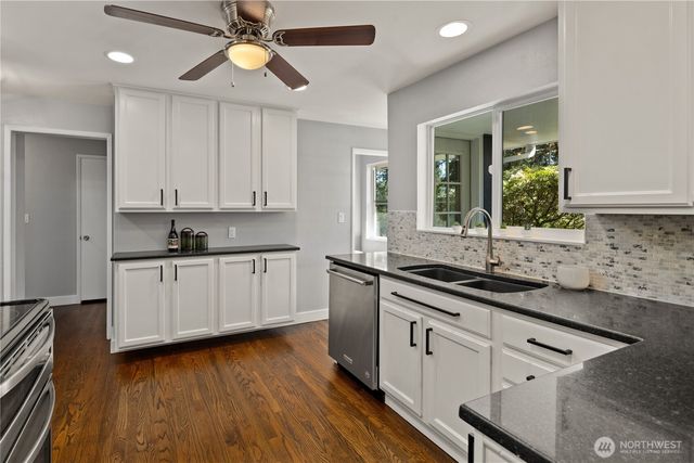 541 NE 130th Street, Seattle, WA 98125