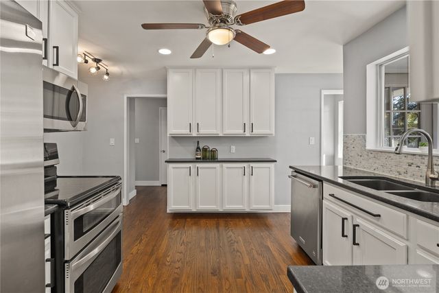 541 NE 130th Street, Seattle, WA 98125