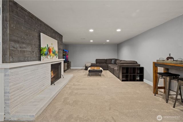 541 NE 130th Street, Seattle, WA 98125