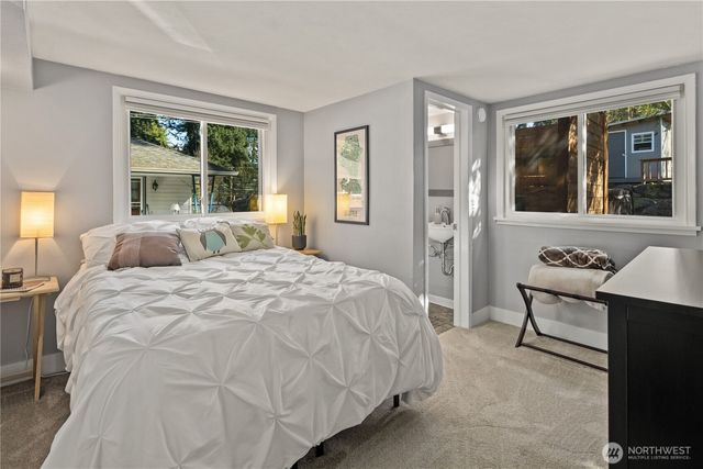 541 NE 130th Street, Seattle, WA 98125