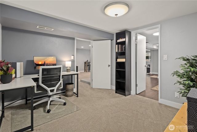 541 NE 130th Street, Seattle, WA 98125