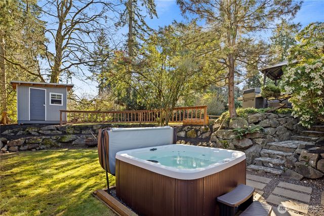 541 NE 130th Street, Seattle, WA 98125