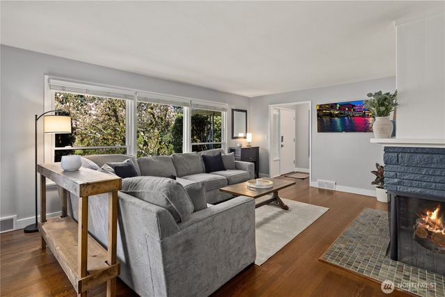 541 NE 130th Street, Seattle, WA 98125