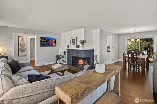 541 NE 130th Street, Seattle, WA 98125