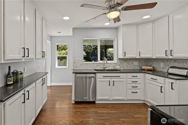 541 NE 130th Street, Seattle, WA 98125