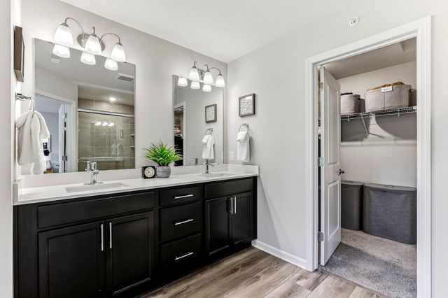 14480 Twin Lakes Circle, Burnsville, MN 55306