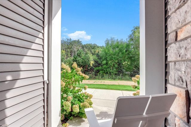 14480 Twin Lakes Circle, Burnsville, MN 55306