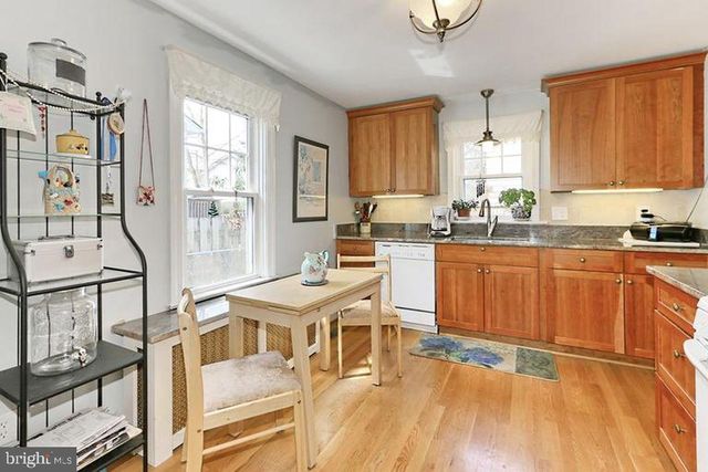 300 S EDGEWOOD ST, Arlington, VA 22204