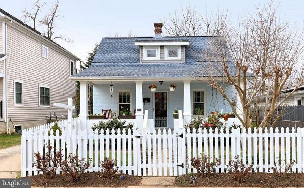 300 S EDGEWOOD ST, Arlington, VA 22204