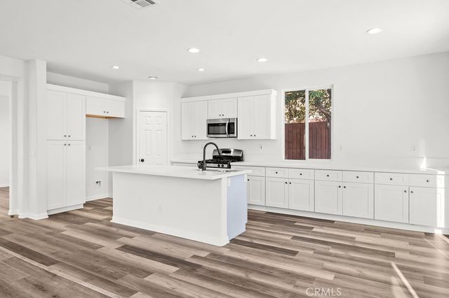 31501 Stoney Creek Drive, Lake Elsinore, CA 92532