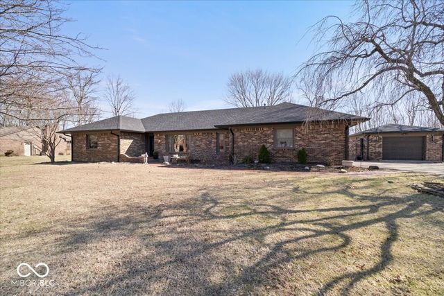 6585 Crown Drive, Brownsburg, IN 46112