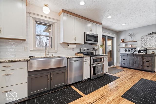 6585 Crown Drive, Brownsburg, IN 46112