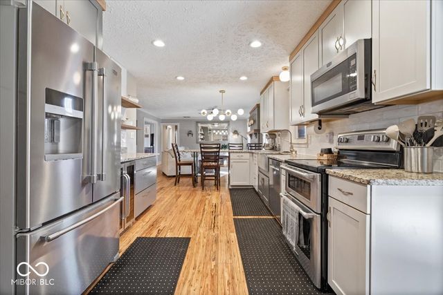 6585 Crown Drive, Brownsburg, IN 46112