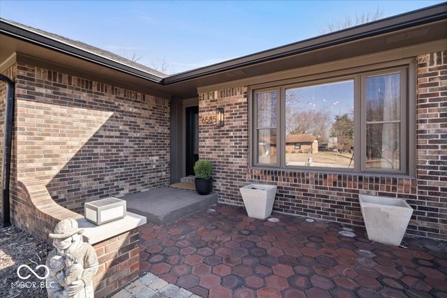 6585 Crown Drive, Brownsburg, IN 46112