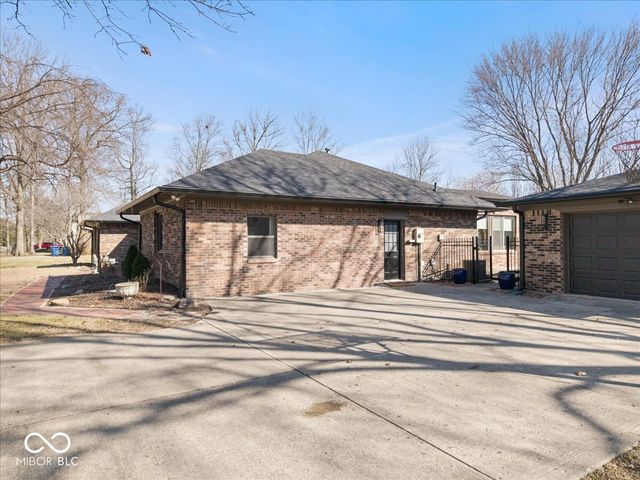 6585 Crown Drive, Brownsburg, IN 46112