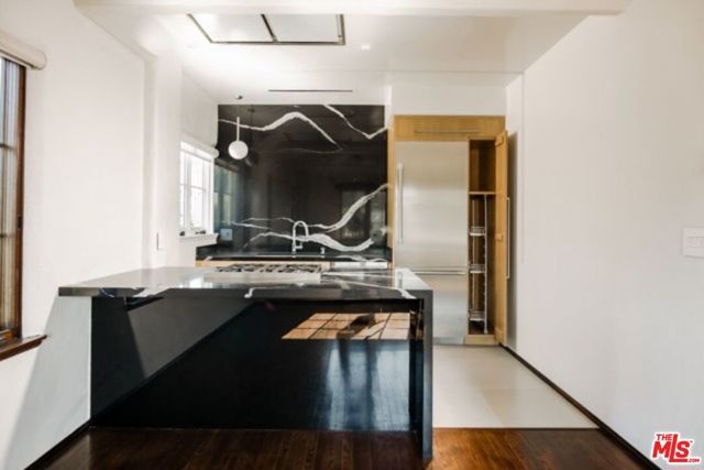 1302 N Sweetzer Avenue 500, West Hollywood, CA 90069