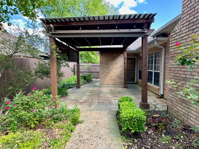 2201 Bradbury Ct, Tyler, TX 75703