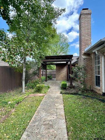 2201 Bradbury Ct, Tyler, TX 75703